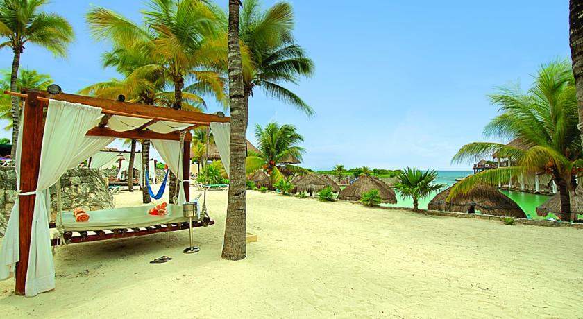 옥시덴털 앳 쉬카레트 데스티네이션 - 올인클루시브 신데 델 카르멘 외부 사진 Beach at the Grand Palladium Resort