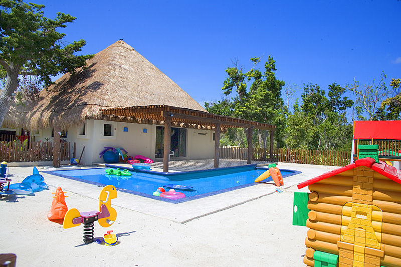 옥시덴털 앳 쉬카레트 데스티네이션 - 올인클루시브 신데 델 카르멘 외부 사진 Playground at the resort
